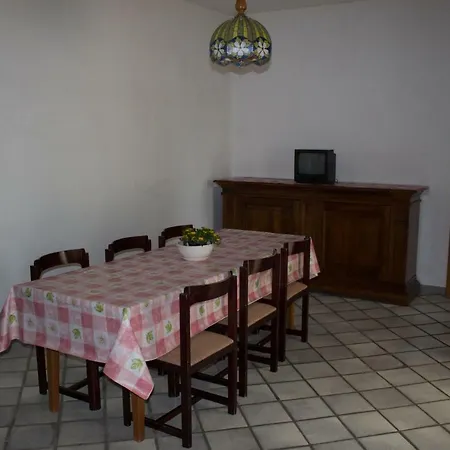 Holiday home Villeriunite
